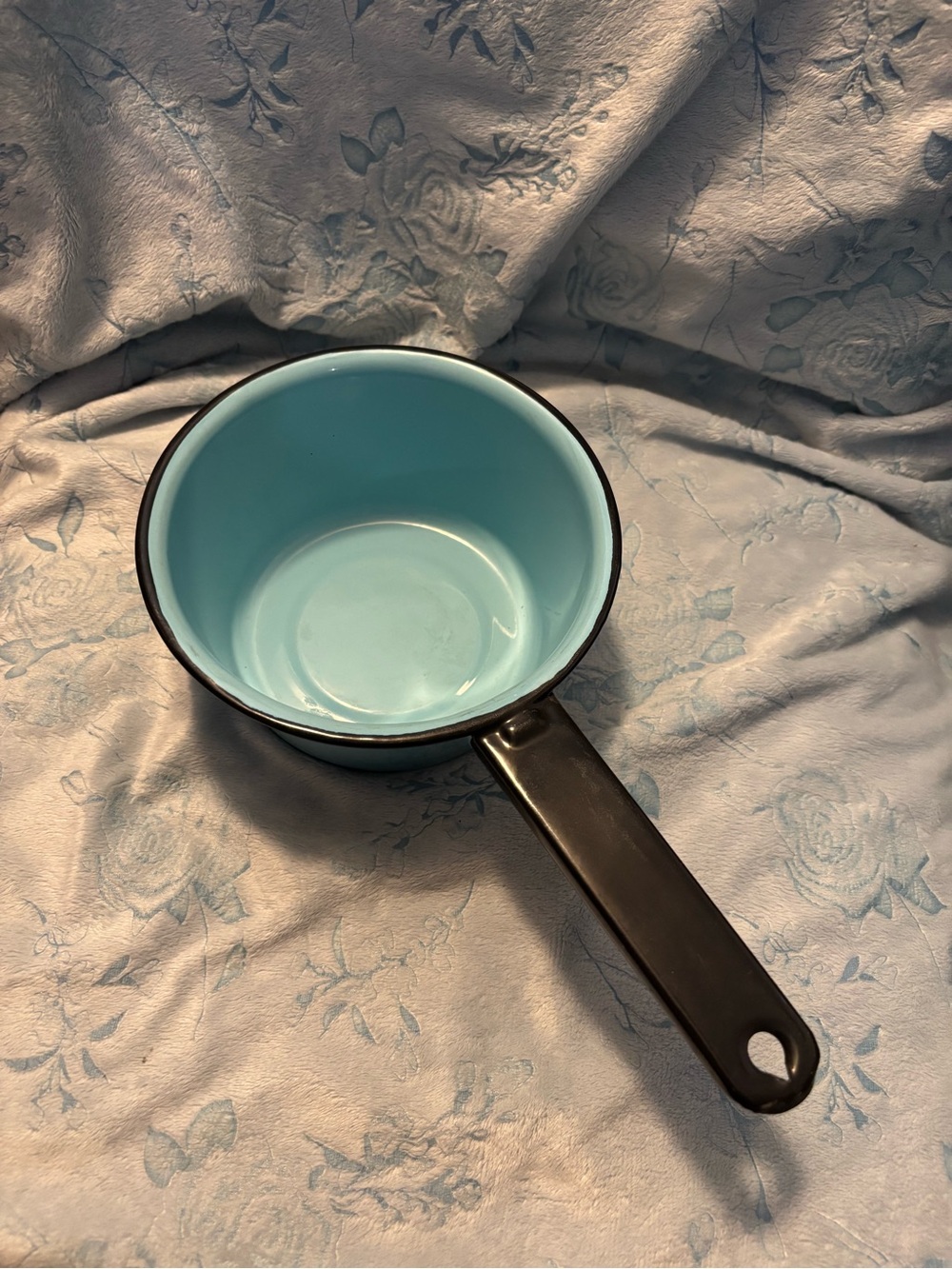 6 in Light Blue Enamel Saucepan with Black Handle - Classic Home Kitchen